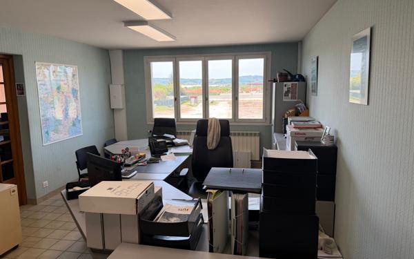 Maison à vendre    10 pièces • 317 m2 Saint-Étienne-de-Saint-Geoirs