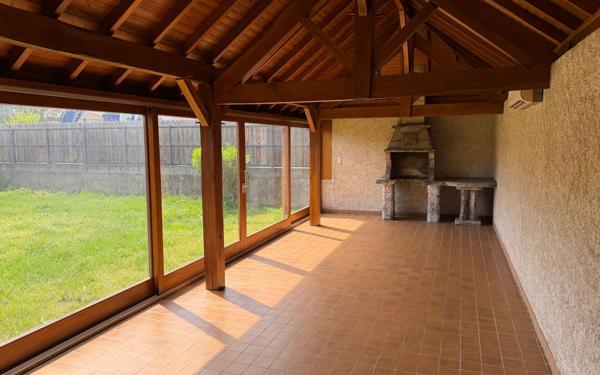 Maison à vendre    10 pièces • 317 m2 Saint-Étienne-de-Saint-Geoirs