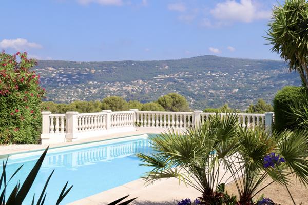 Maison
         6 pièces
        - 205 m² Bien prestige 850 000 € *