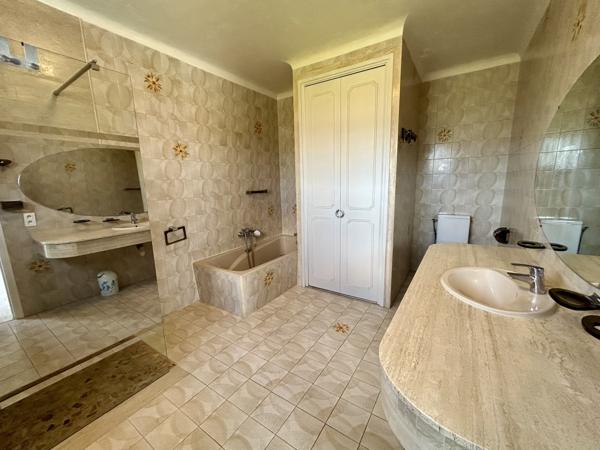 Maison
         6 pièces
        - 205 m² Bien prestige 850 000 € *