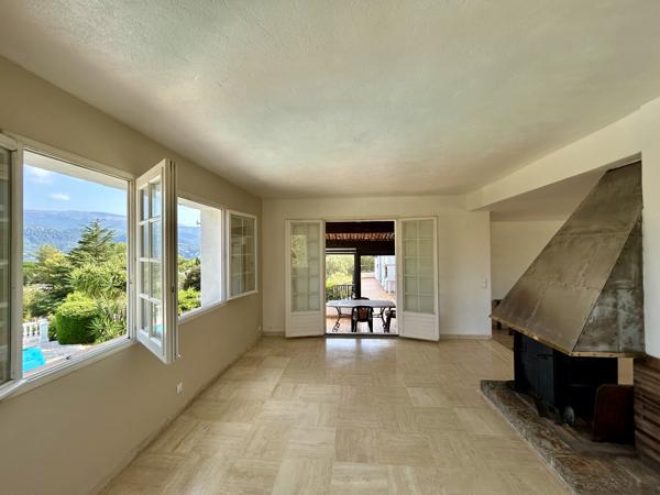 Maison
         6 pièces
        - 205 m² Bien prestige 850 000 € *