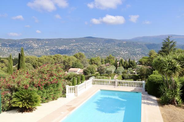 Maison
         6 pièces
        - 205 m² Bien prestige 850 000 € *