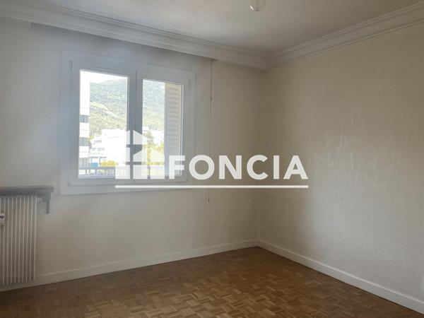 Location Appartement 2 pièces 60.56 m² - 10 RUE JEAN BOCQ Grenoble 38000