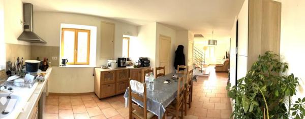 Adorable maison en pierres rénovée avec dépendance et superbe terrain