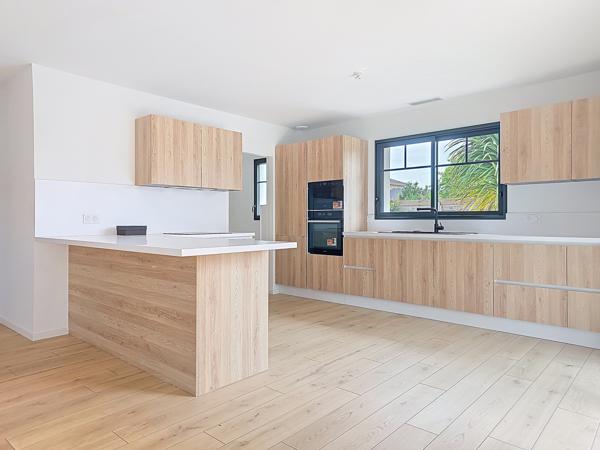 Maison
         5 pièces
        - 150 m²