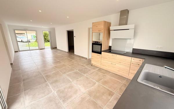 Maison à vendre    3 pièces •  Saint-Saturnin-du-Bois