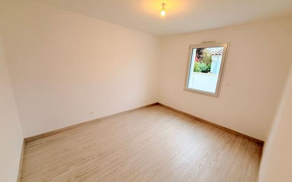 Maison à vendre    3 pièces •  Saint-Saturnin-du-Bois