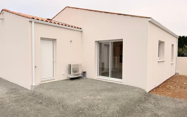 Maison à vendre    3 pièces •  Saint-Saturnin-du-Bois