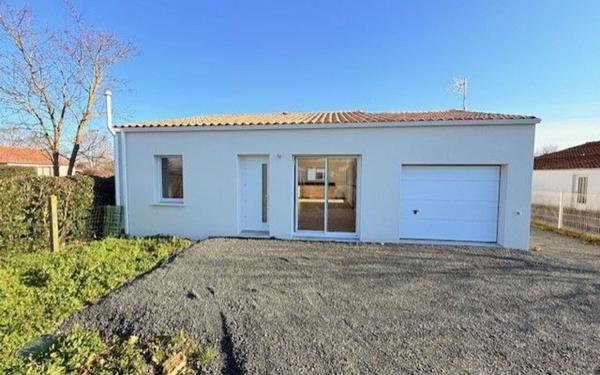 Maison à vendre    3 pièces •  Saint-Saturnin-du-Bois