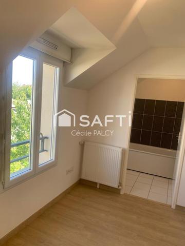 Maison moderne en duplex avec double jardin