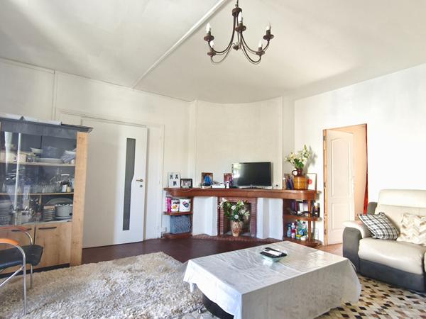 16000 ANGOULEME Maison 114 m² avec extérieur, 3 chambres, sous-sol. Fort Potentiel