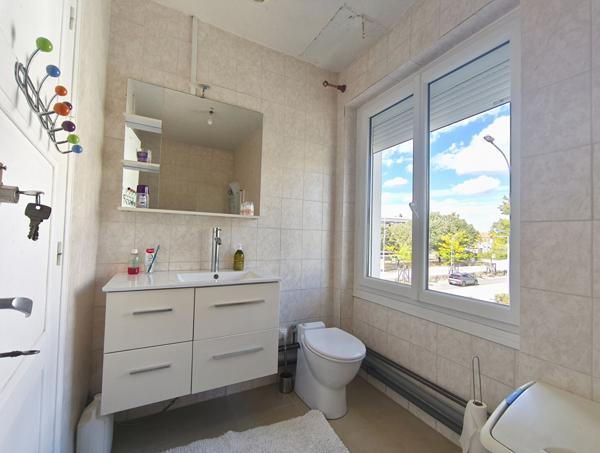 16000 ANGOULEME Maison 114 m² avec extérieur, 3 chambres, sous-sol. Fort Potentiel
