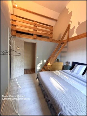 Maison familiale typique creusoise de 9 pièces à BLESSAC (23)
