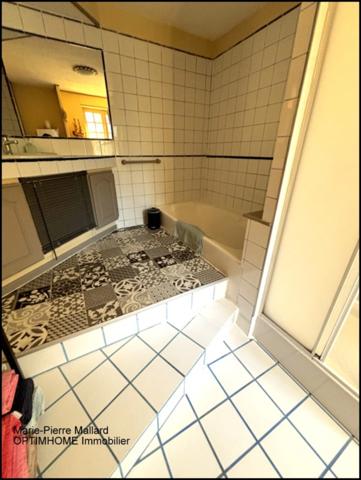 Maison familiale typique creusoise de 9 pièces à BLESSAC (23)