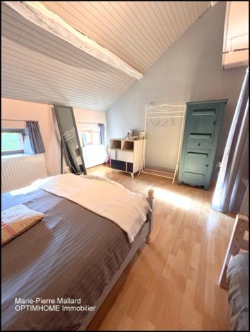 Maison familiale typique creusoise de 9 pièces à BLESSAC (23)