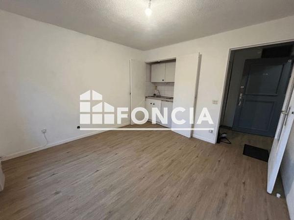 Location Studio 18.64 m² - 10 RUE DES TROIS ROIS Lyon 69007