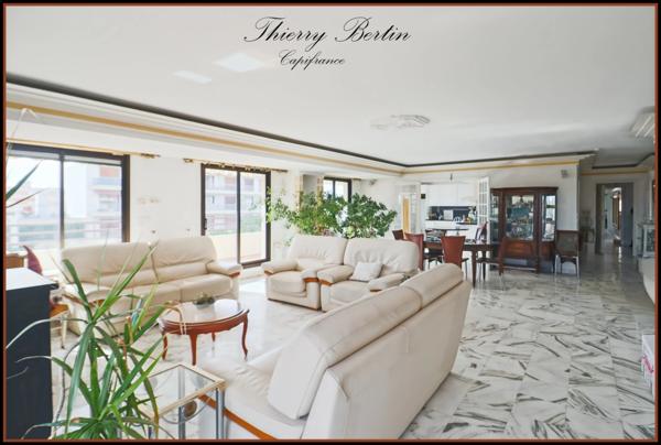 Dpt Alpes Maritimes (06), à vendre CAGNES SUR MER appartement T5 de 210,7 m²