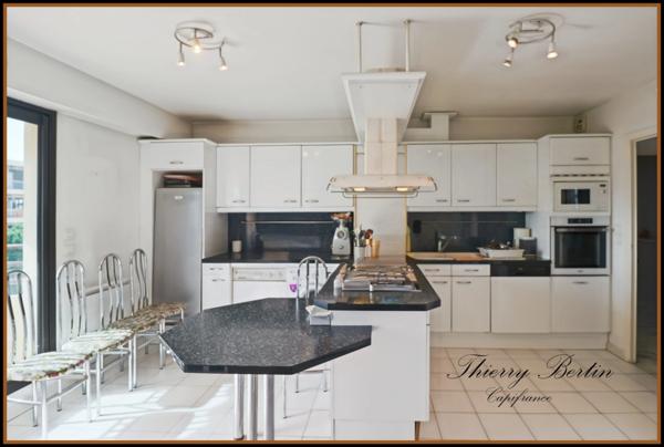 Dpt Alpes Maritimes (06), à vendre CAGNES SUR MER appartement T5 de 210,7 m²