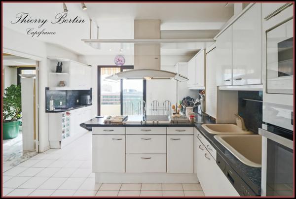 Dpt Alpes Maritimes (06), à vendre CAGNES SUR MER appartement T5 de 210,7 m²