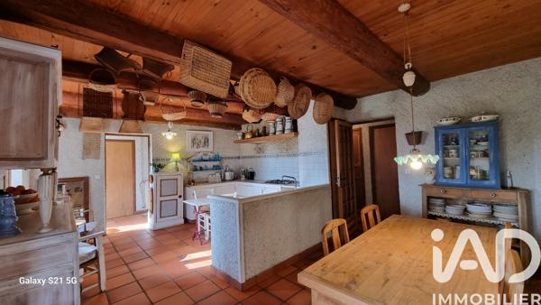Maison à vendre 8 pièces 300 m² Saint-Sauves-d'Auvergne