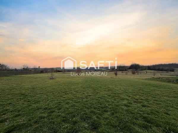 Grand terrain de 6600m2 à Léojac