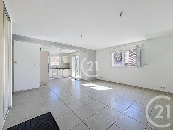 Appartement T4 à vendre  4 pièces - 72,08 m 2   VALDOIE  - 90