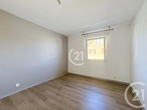 Appartement T4 à vendre  4 pièces - 72,08 m 2   VALDOIE  - 90