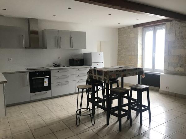 Maison à vendre |  Saint-Laurent-de-Cognac |  4 pièces | 170 m²