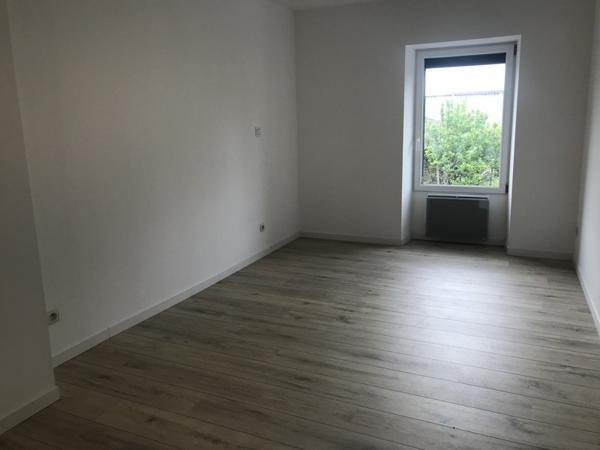 Maison à vendre |  Saint-Laurent-de-Cognac |  4 pièces | 170 m²