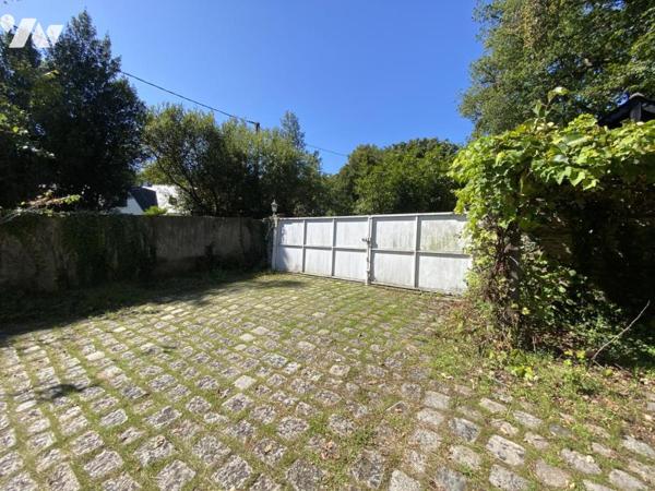 Maison de plain-pied avec dépendances à rafraichir