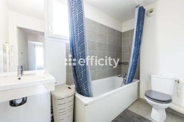 Maison
         5 pièces
        - 110 m² 308 000 € *