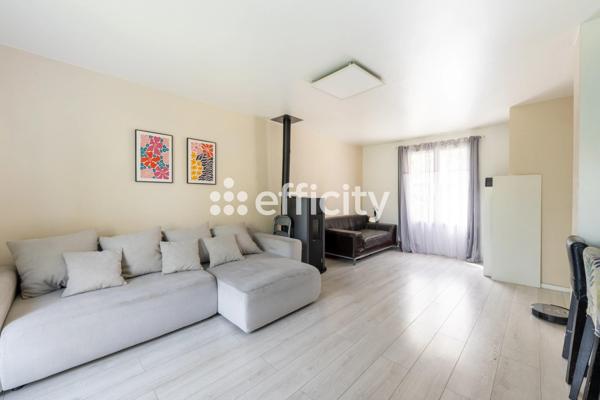 Maison
         5 pièces
        - 110 m² 308 000 € *