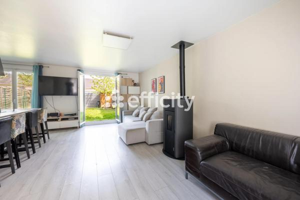 Maison
         5 pièces
        - 110 m² 308 000 € *