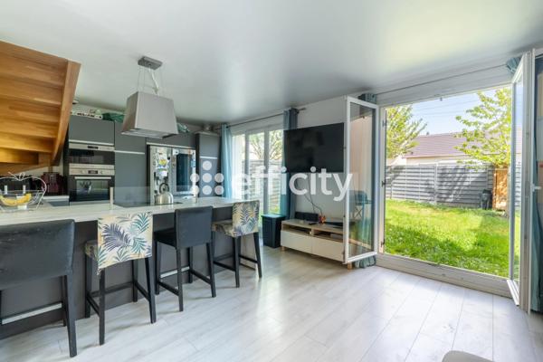 Maison
         5 pièces
        - 110 m² 308 000 € *