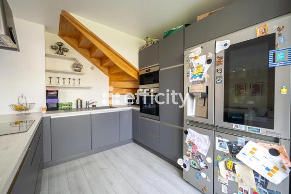 Maison
         5 pièces
        - 110 m² 308 000 € *