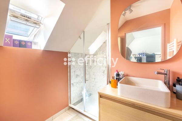 Maison
         5 pièces
        - 110 m² 308 000 € *