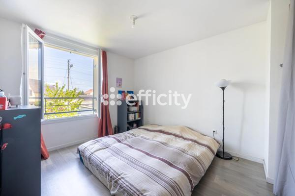 Maison
         5 pièces
        - 110 m² 308 000 € *