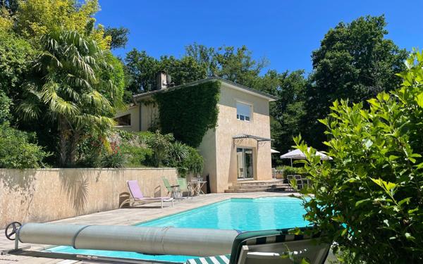 Maison à vendre    6 pièces • 227 m2 La Tour-de-Salvagny