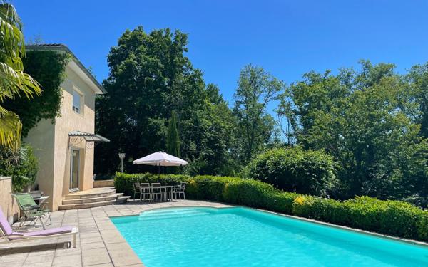 Maison à vendre    6 pièces • 227 m2 La Tour-de-Salvagny