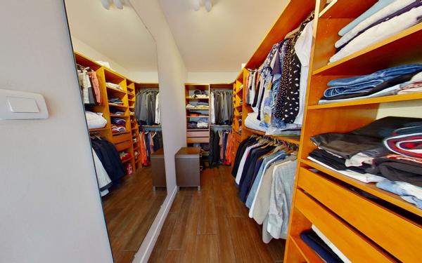 Maison à vendre    6 pièces • 227 m2 La Tour-de-Salvagny