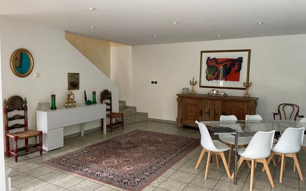 Maison à vendre    6 pièces • 227 m2 La Tour-de-Salvagny