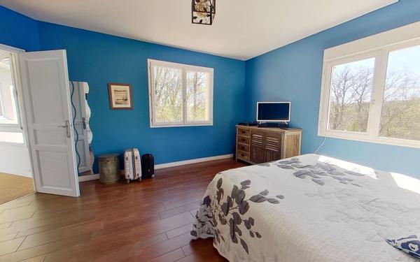 Maison à vendre    6 pièces • 227 m2 La Tour-de-Salvagny