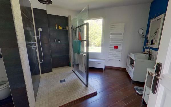 Maison à vendre    6 pièces • 227 m2 La Tour-de-Salvagny