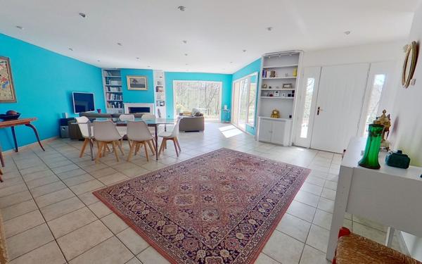 Maison à vendre    6 pièces • 227 m2 La Tour-de-Salvagny