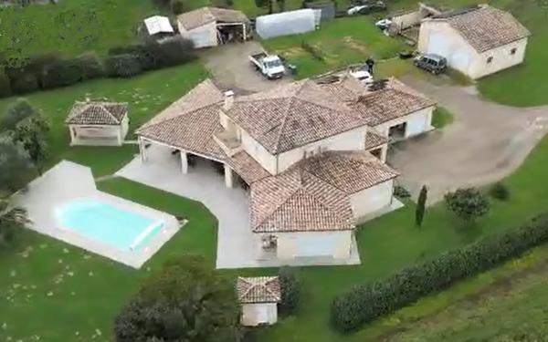 Rare, bien d'exception, magnifique villa avec piscine et dépendances