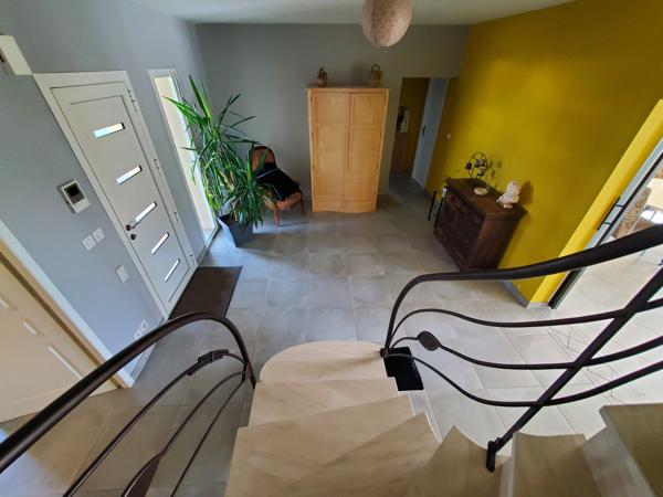 Rare, bien d'exception, magnifique villa avec piscine et dépendances