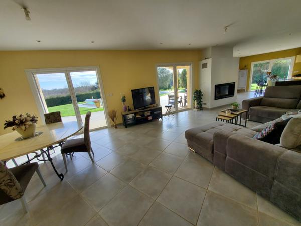 Rare, bien d'exception, magnifique villa avec piscine et dépendances