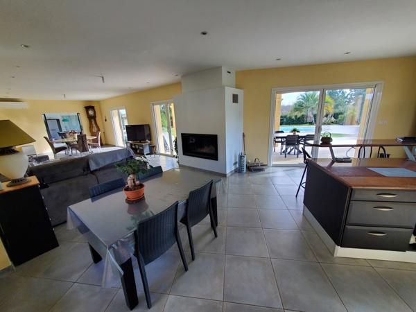 Rare, bien d'exception, magnifique villa avec piscine et dépendances