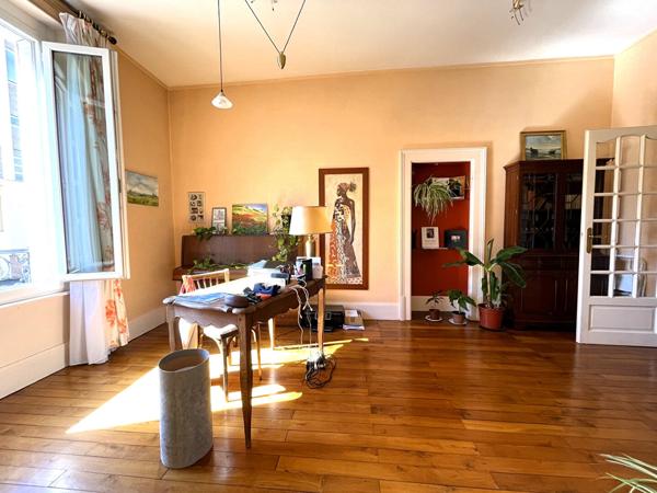 Maison 10 pièces 251 m2