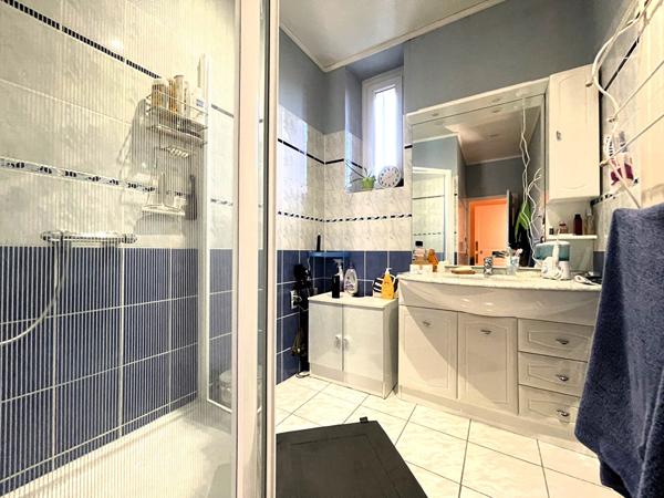 Maison 10 pièces 251 m2